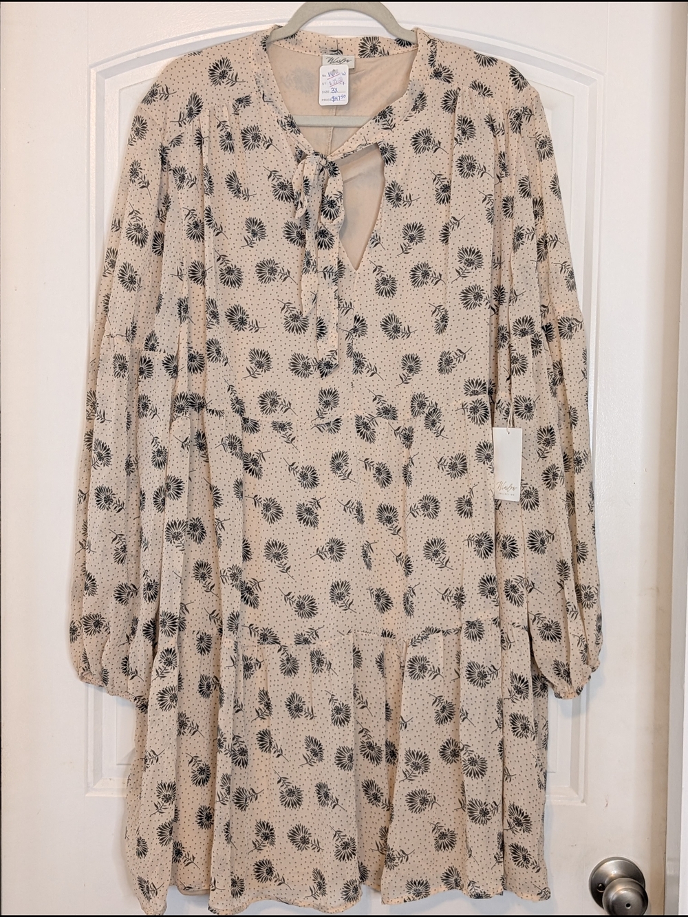 Winslow Plus Size Beige Black Floral Patterned Long Sleeve Shift Dress